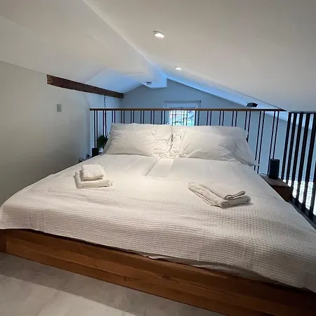 Mountain Homes アパート